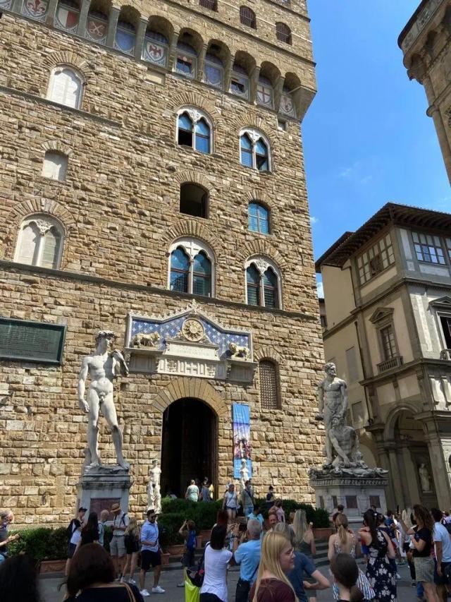 jjb-武磊讲述佛罗伦萨行 热身赛纪念西班牙人老队长