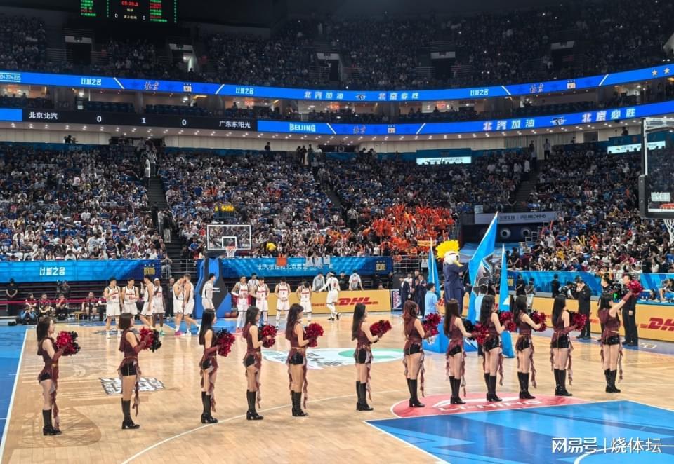 jjb-CBA四强定3席！北京上海会师半决赛，周琦18分8板率队力克广东
